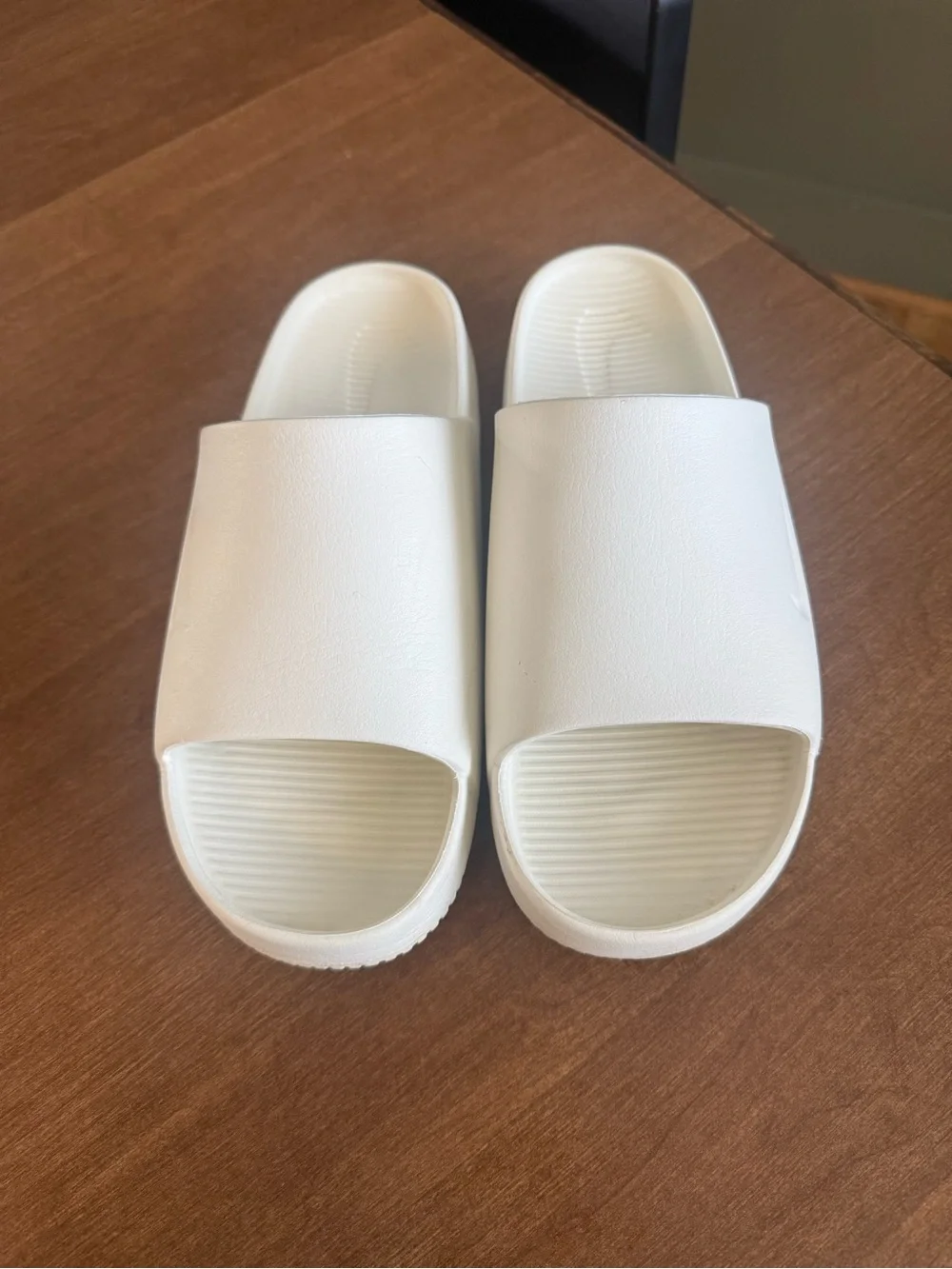 Nike White Men's Slide Sandals - Classic Slip-On